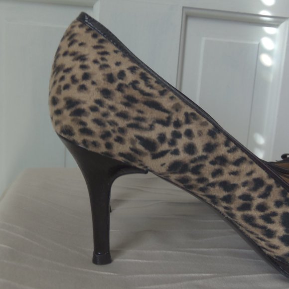 New Stuart Weitzman Leopard Print Peep Toe Pumps sz 8 - Picture 9 of 15